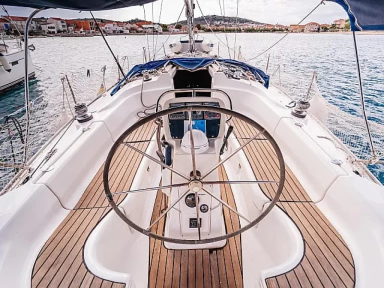 Hire Sailboat Bavaria with a boat licence