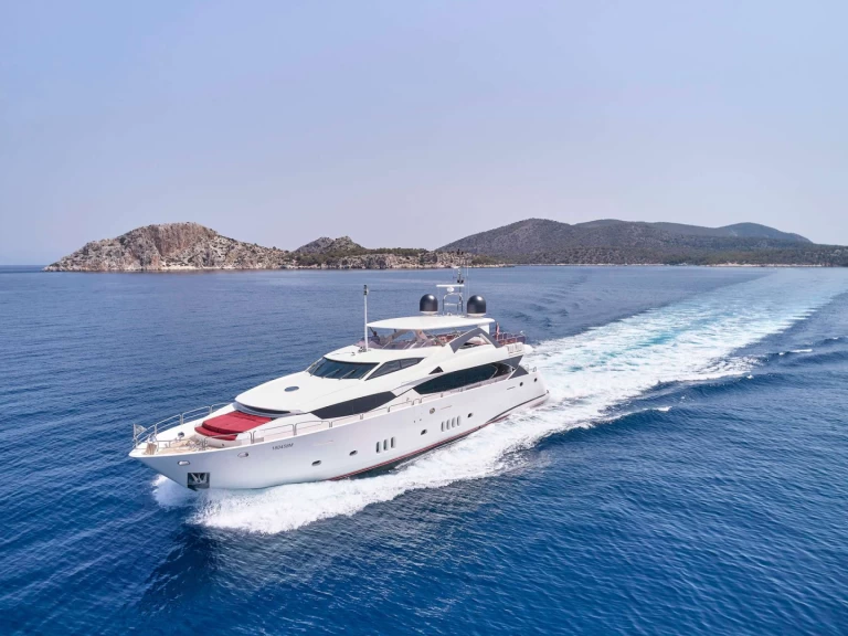 Hire Luxury Yacht with or without skipper Sunseeker Greece
