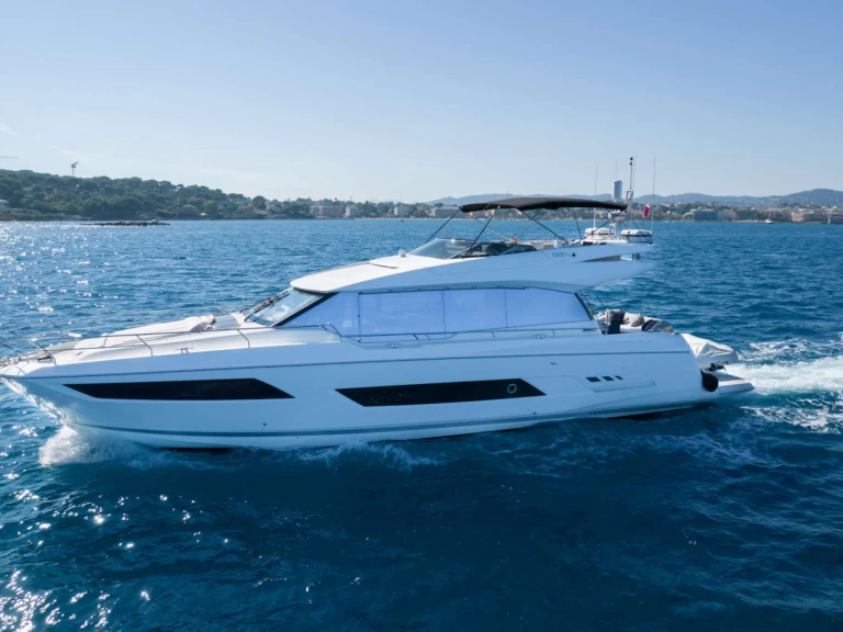Charter a Prestige Yachts Apollonia in French Riviera on Samboat