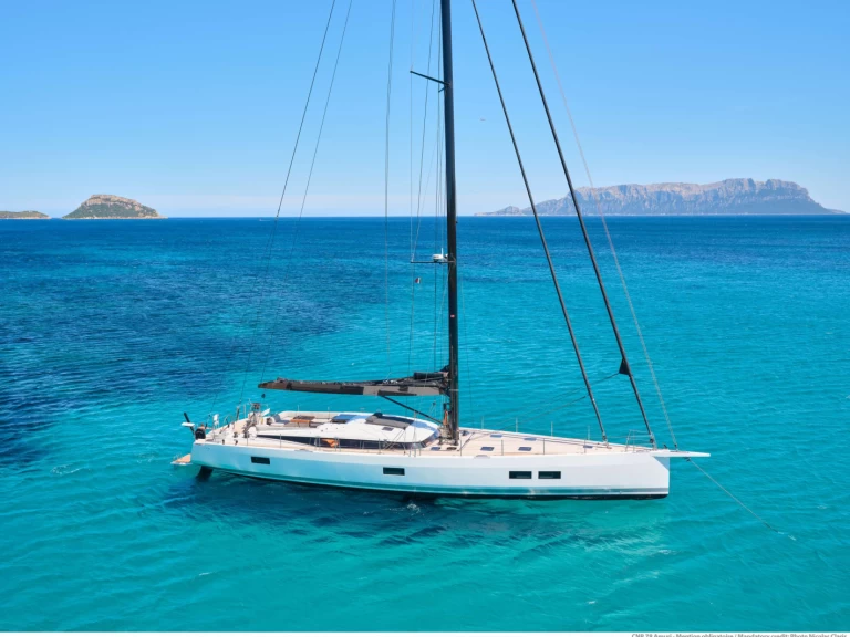 Hire Luxury Yacht with or without skipper Solaris Olbia