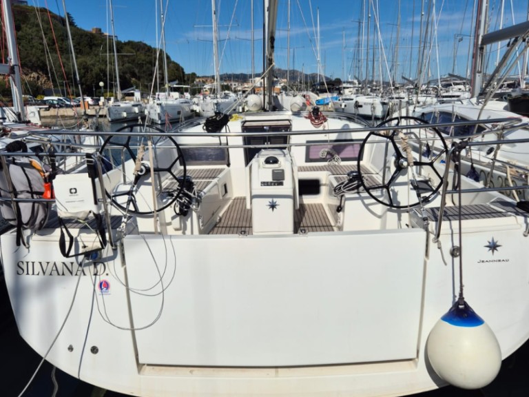 Charter a Jeanneau Sun Odyssey 440 in Olbia on Samboat