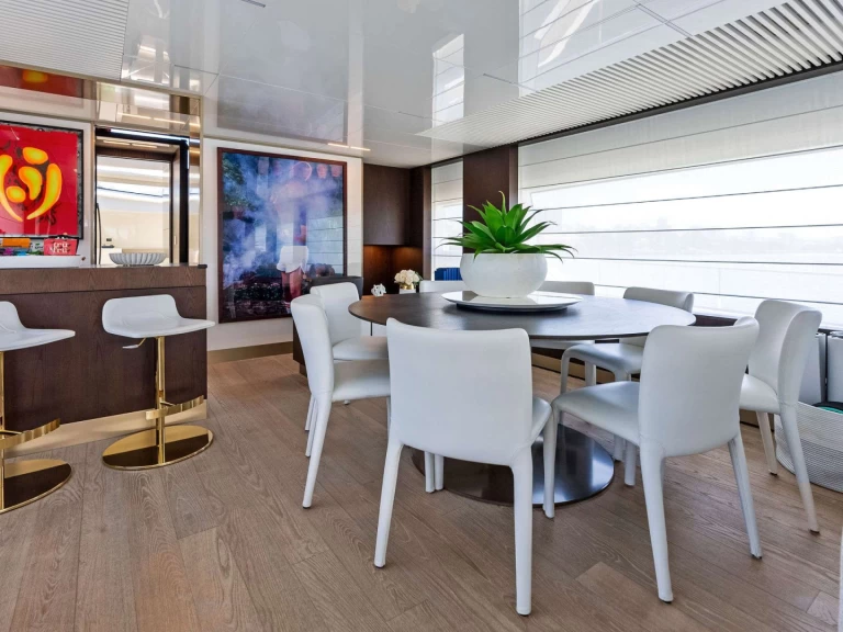 Hire Luxury Yacht Ferretti with a boat licence