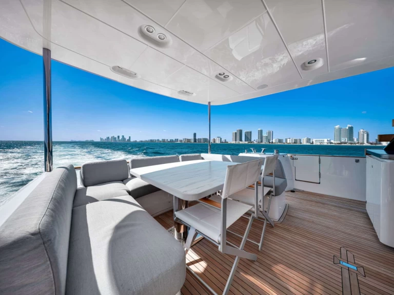 Luxury Yacht hire in Fort Lauderdale - Azimut Knot Caught Slippin