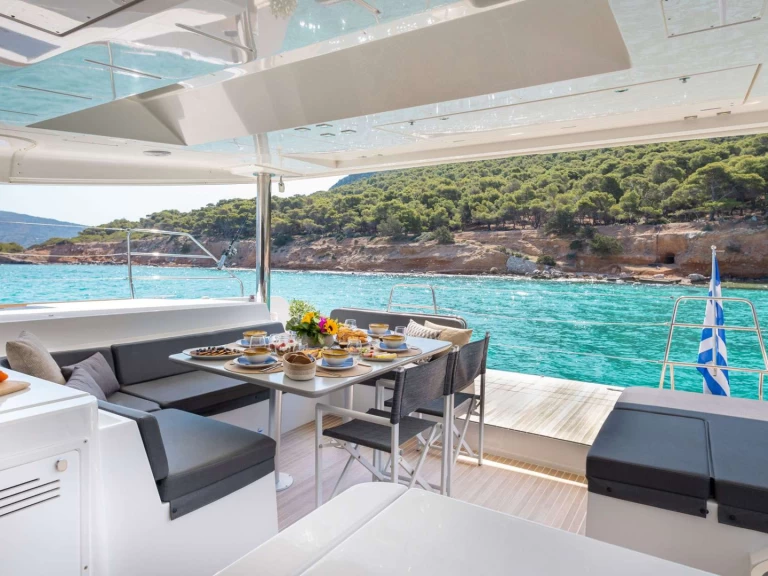 Hire a Lagoon QUEEN OF DIAMONDS  Athens