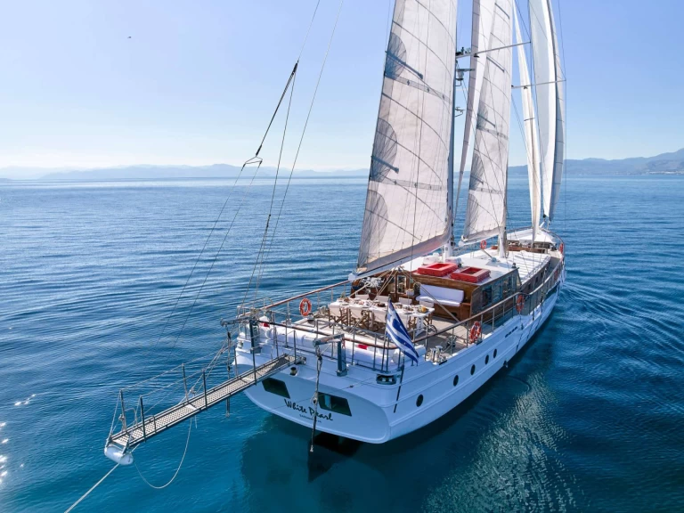 Yacht hire Piraeus cheap WHITE PEARL