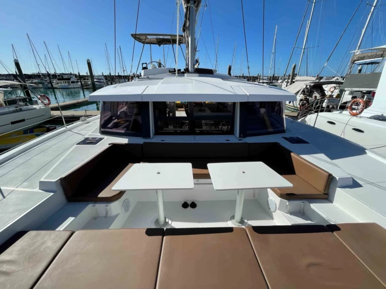 Catamaran to hire Airlie Beach at the best price