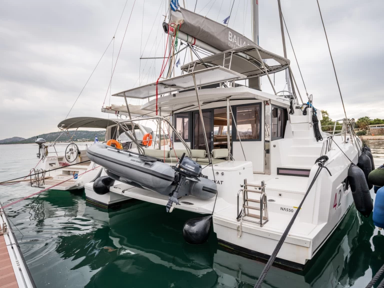 Catamaran to hire Lefkáda at the best price
