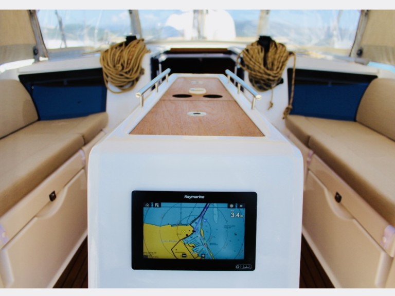 Sailboat hire in Lefkáda - Dufour Dufour 390