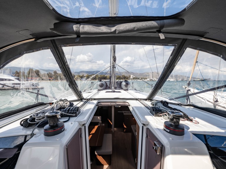 Yacht charter Néa Péramos - Bénéteau Oceanis 40.1 on SamBoat