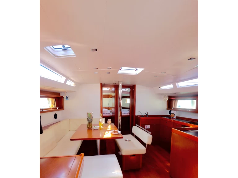 Sailboat hire in Kaštel Gomilica - Bénéteau Oceanis 48