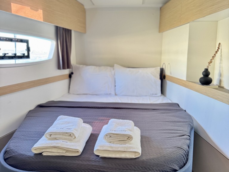 Catamaran hire in Préveza - Fountaine Pajot Astrea 42