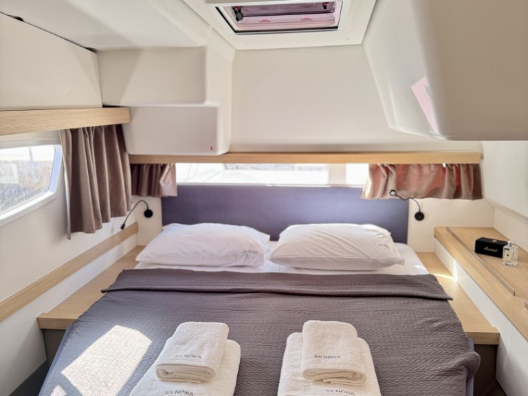 Hire a Fountaine Pajot Isla 40 Préveza