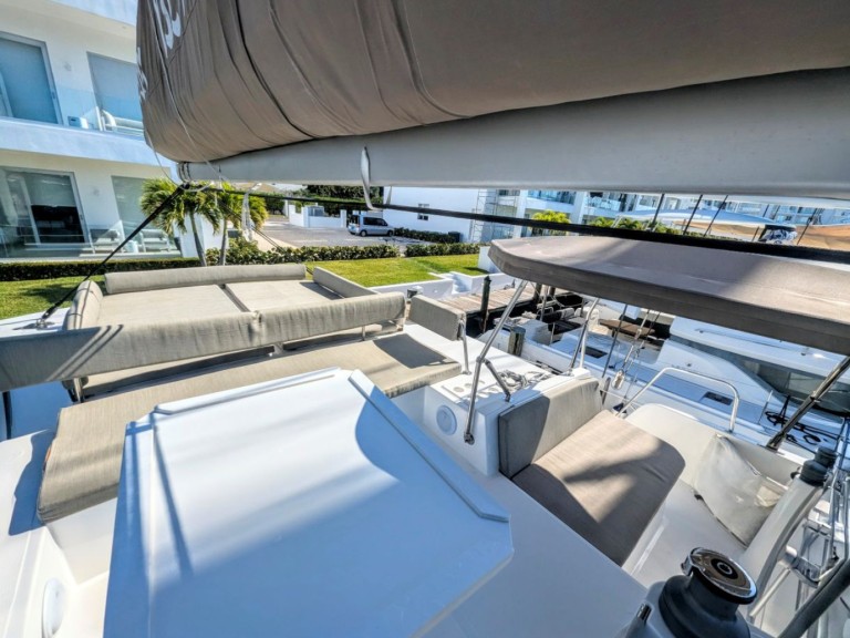 Hire Catamaran Bali with a boat licence