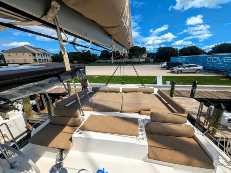 Hire a Bali Bali Catspace Voile Nassau