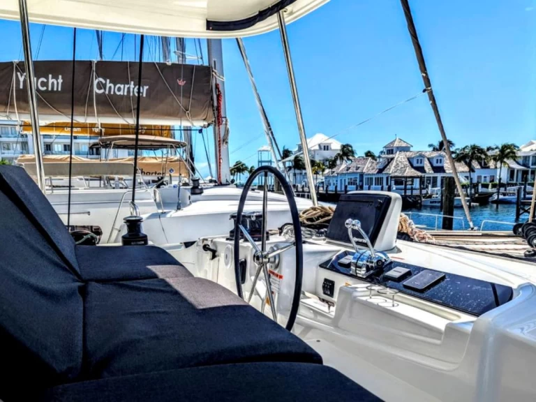 Hire a Lagoon Lagoon 46 Nassau