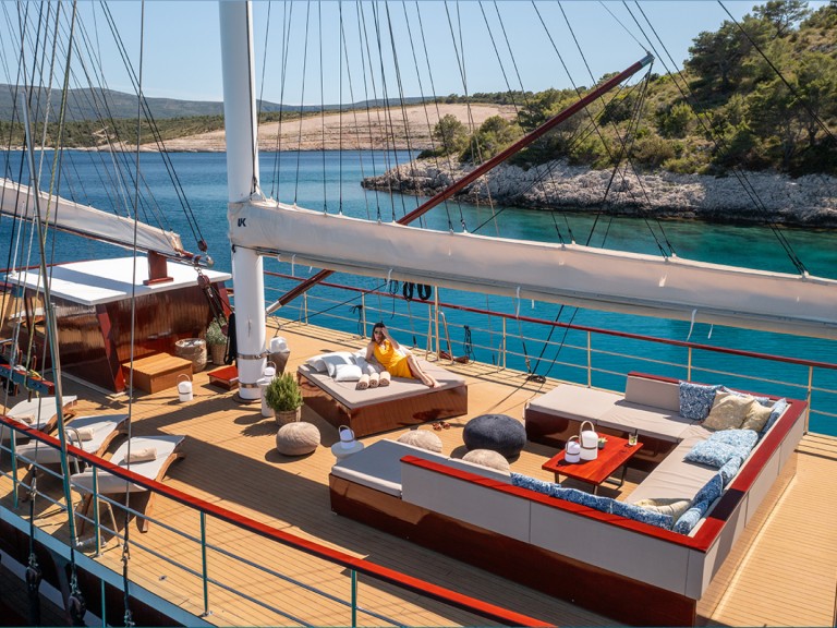 Yacht hire Stobreč cheap M/S Romanca