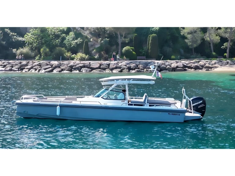Motorboat hire in La Napoule - Axopar 28 T-Top