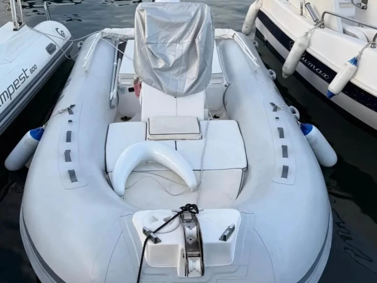 Charter a Bwa Bwa 550 in Aci Trezza on Samboat