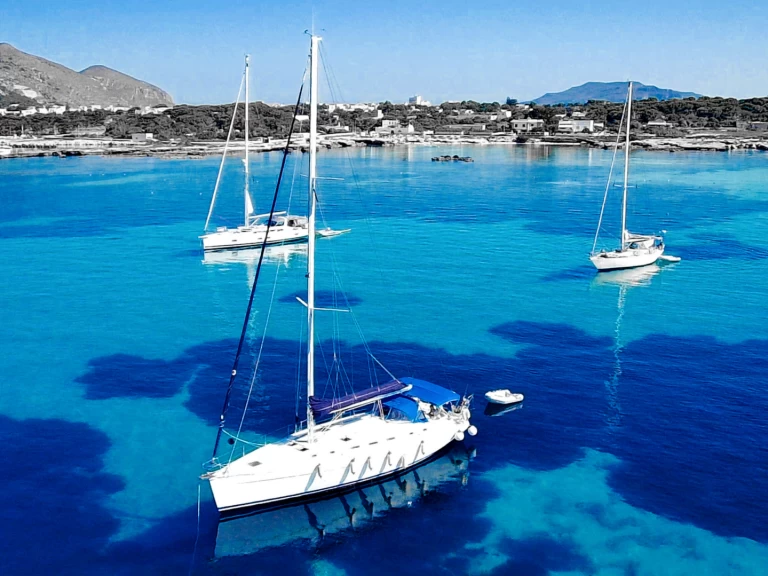 Hire a Bénéteau Cyclades 50.5 Porto di San Vito Lo Capo