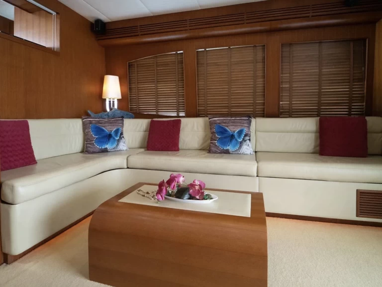 Yacht charter Phuket (City) - Jawsss Activa 5800 on SamBoat