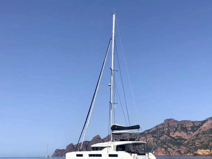 Yacht hire Port Cogolin cheap Lagoon 50