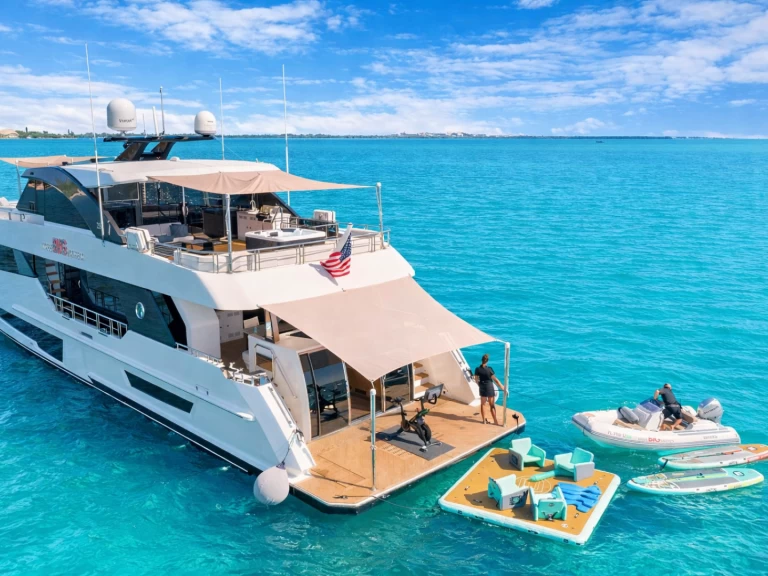 Hire Luxury Yacht Ocean alexander with a boat licence