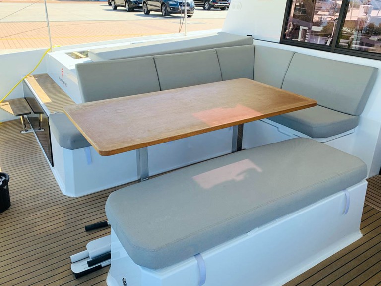 Catamaran to hire Alimos at the best price