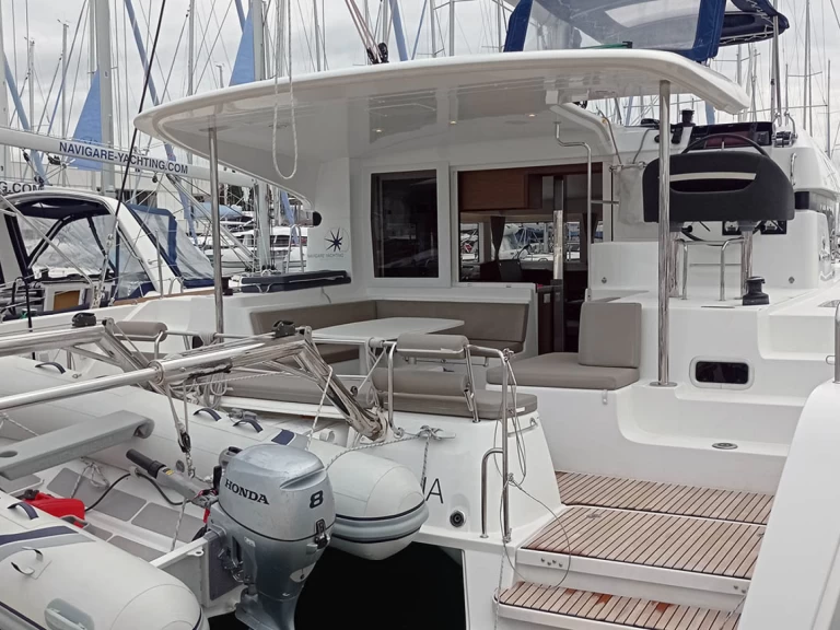 Yacht charter Alimos - Lagoon Lagoon 40 on SamBoat