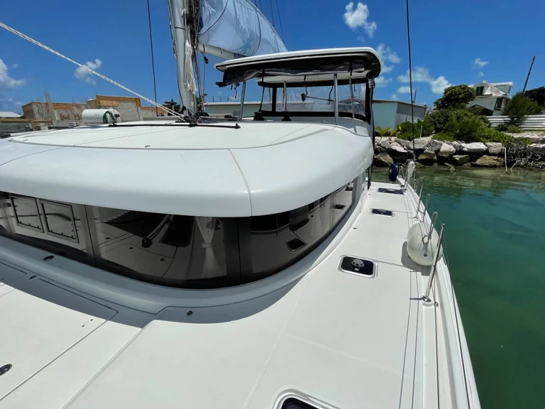 Hire a Lagoon Lagoon 42 Alimos