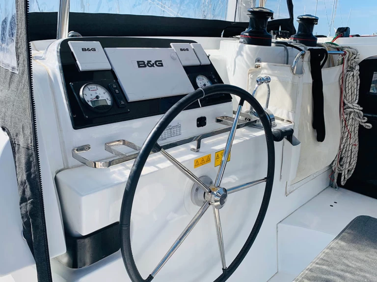 Charter a Lagoon Lagoon 42 in Alimos on Samboat