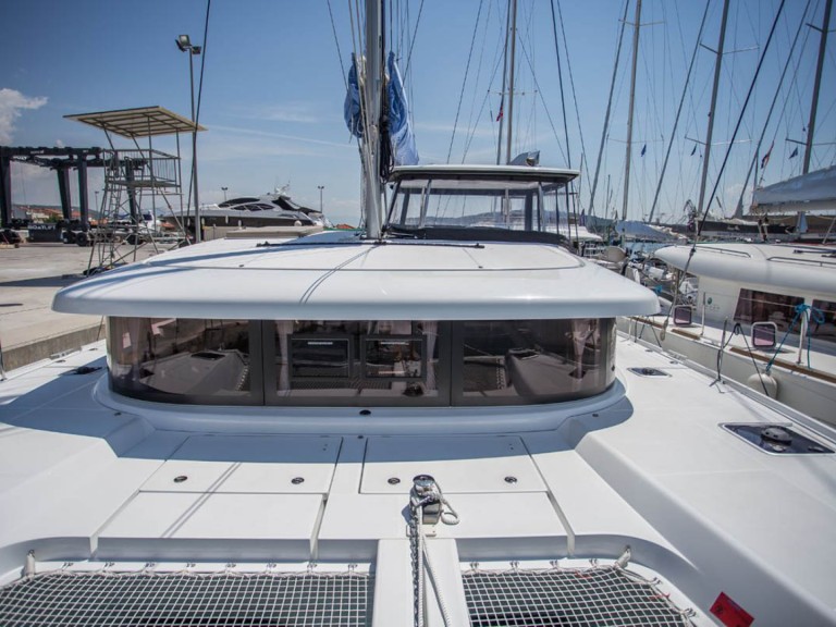 Yacht hire Alimos cheap Lagoon 42