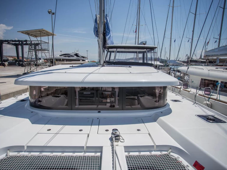 Yacht hire Alimos cheap Lagoon 42