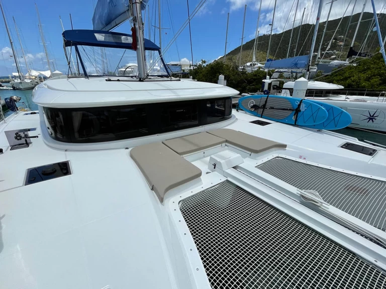 Catamaran to hire Alimos at the best price