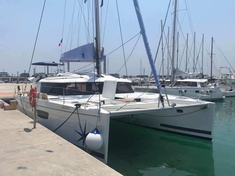 Yacht charter Alimos - Fountaine Pajot Saba 50 on SamBoat