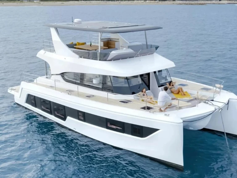 Hire a Aventura Aventura 50 - 4 + 1 cab. Alimos