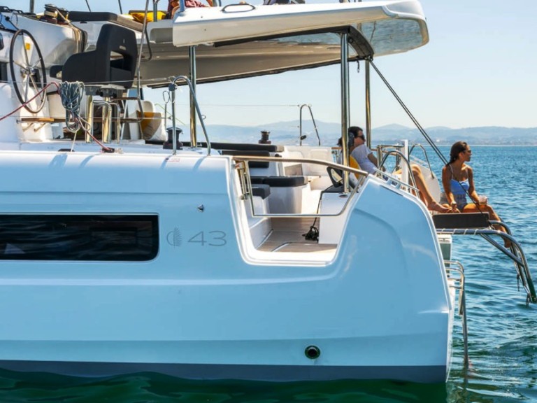 Catamaran to hire Nydri at the best price