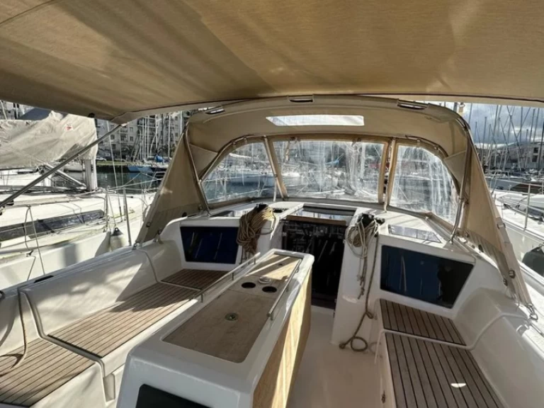 Charter a Dufour Dufour 390 GL in Cagliari on Samboat