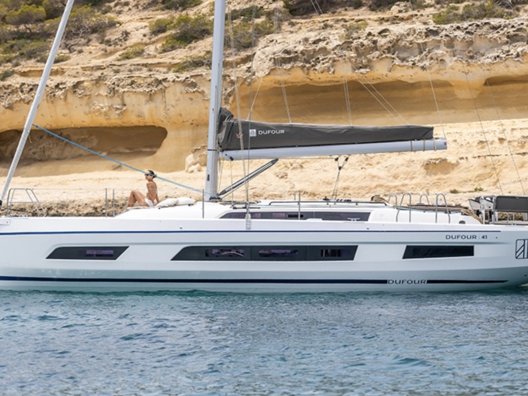 Sailboat to hire Procida at the best price