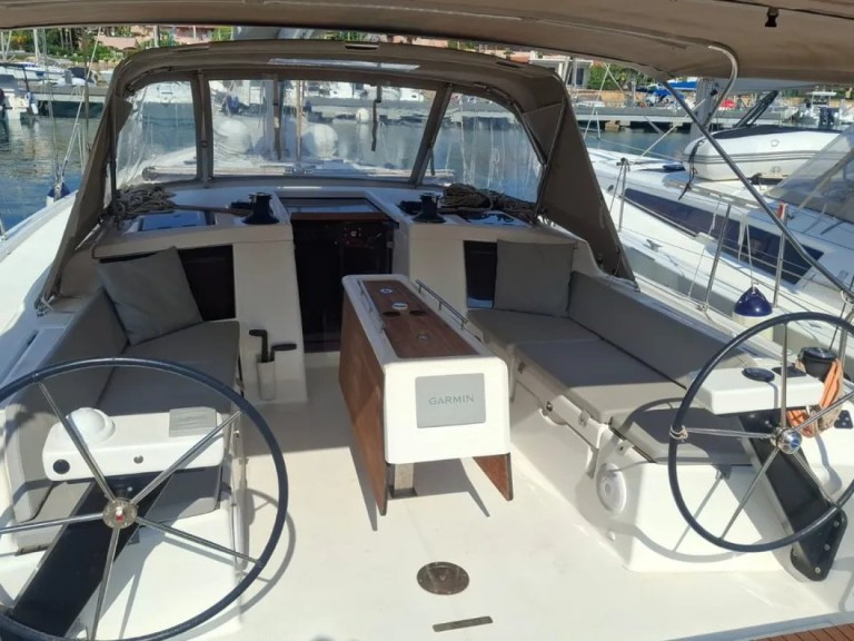 Sailboat to hire Cagliari at the best price