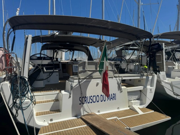 Yacht charter Procida - Dufour Dufour 470 on SamBoat