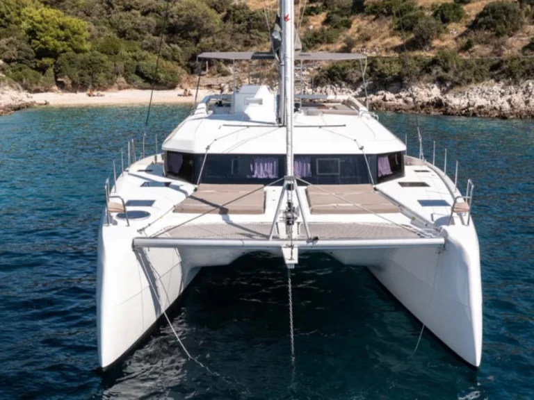 Catamaran to hire Palermo at the best price