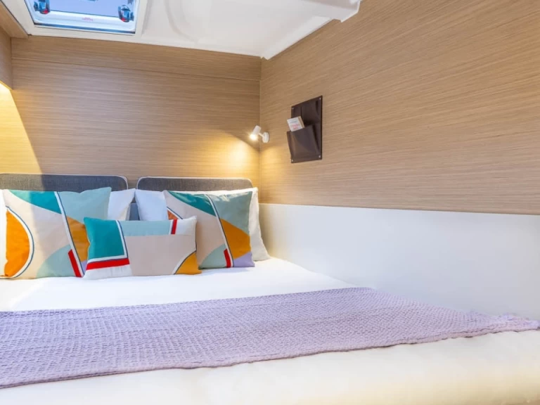 Catamaran to hire Alimos at the best price