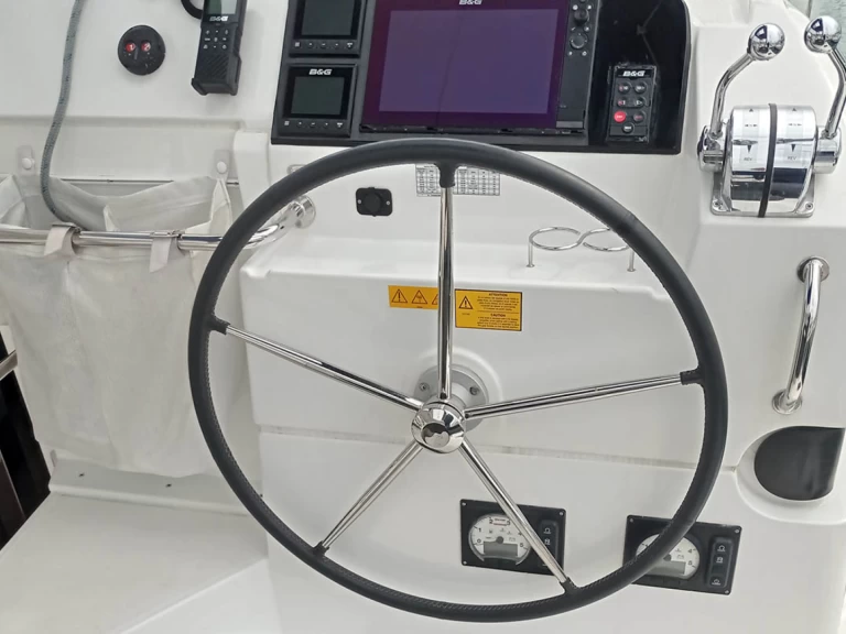 Yacht hire Alimos cheap Lagoon 40