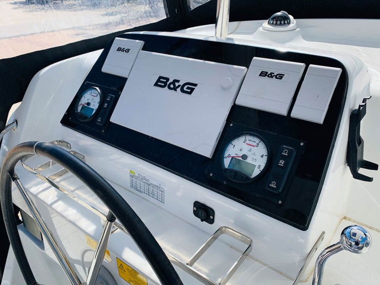 Charter a Lagoon Lagoon 42 in Alimos on Samboat