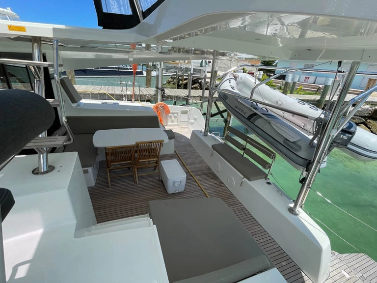 Yacht hire Alimos cheap Lagoon 42