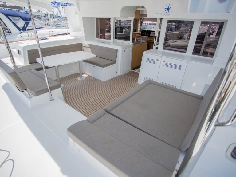 Catamaran to hire Alimos at the best price