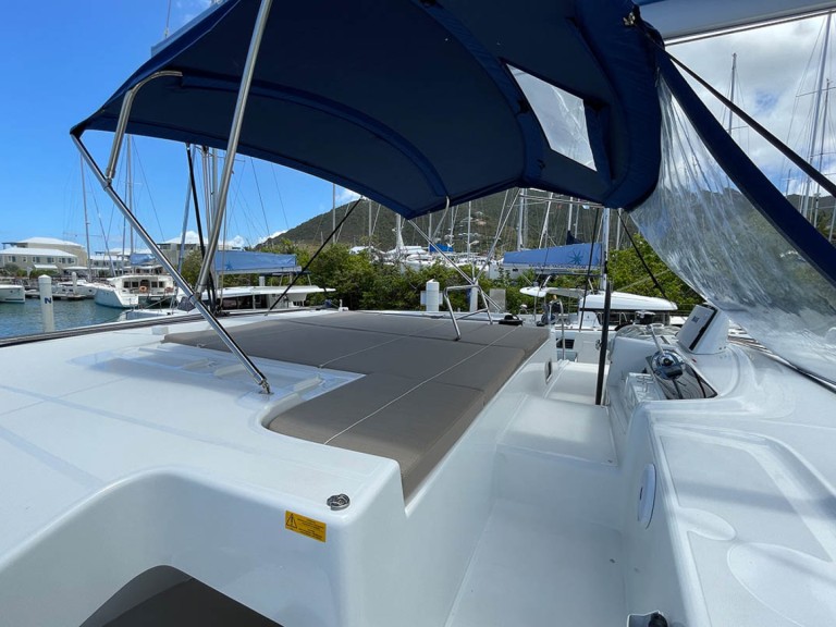 Charter a Lagoon Lagoon 46 in Alimos on Samboat