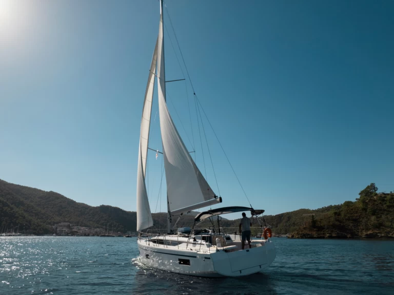 Yacht hire Fethiye cheap Bavaria C38