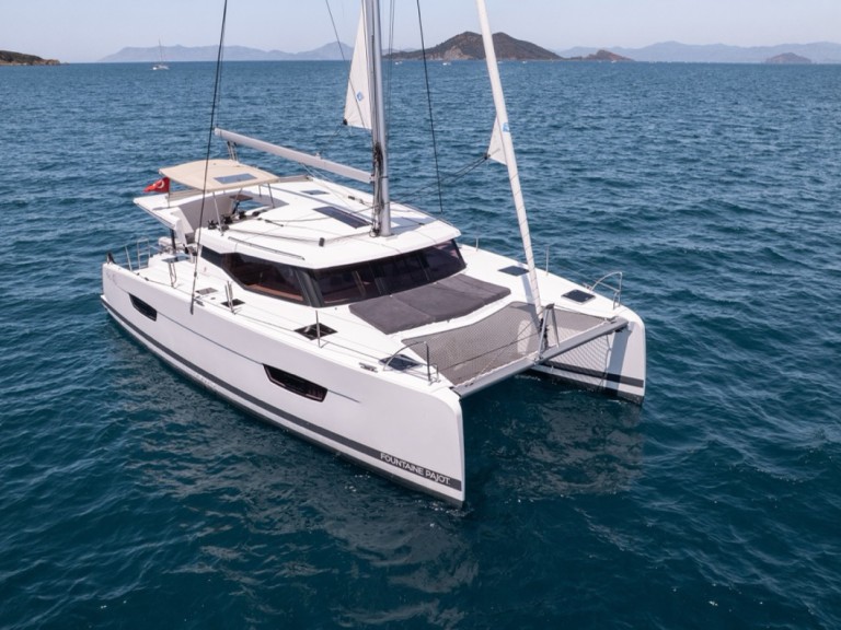 Charter a Fountaine Pajot Isla 40 in Fethiye on Samboat