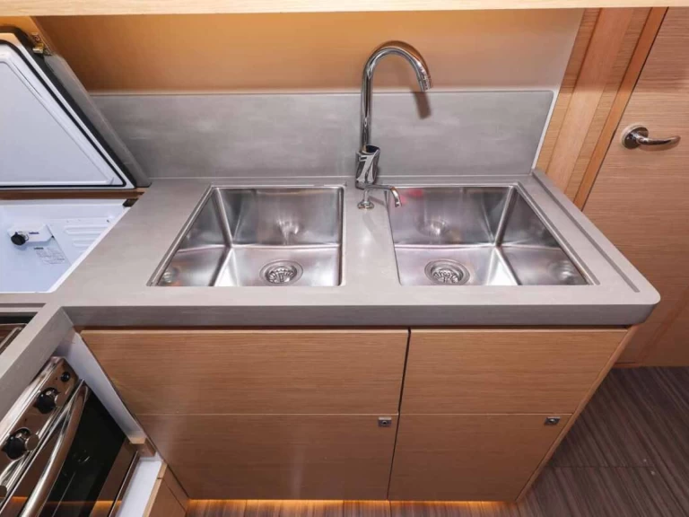 Charter a Dufour Dufour 470 in Cagliari on Samboat